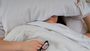 New research: People react better to both negative and positive events with more sleep